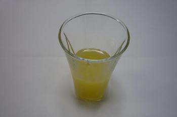 材料のレモン汁.JPG